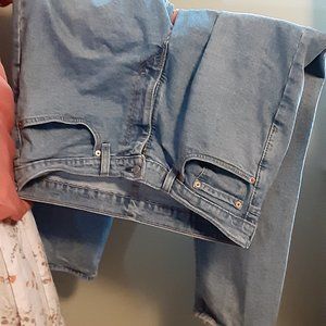 Levi's 550 Men's Faded Stone Washed Jeans 35X30 Dated 4/2019